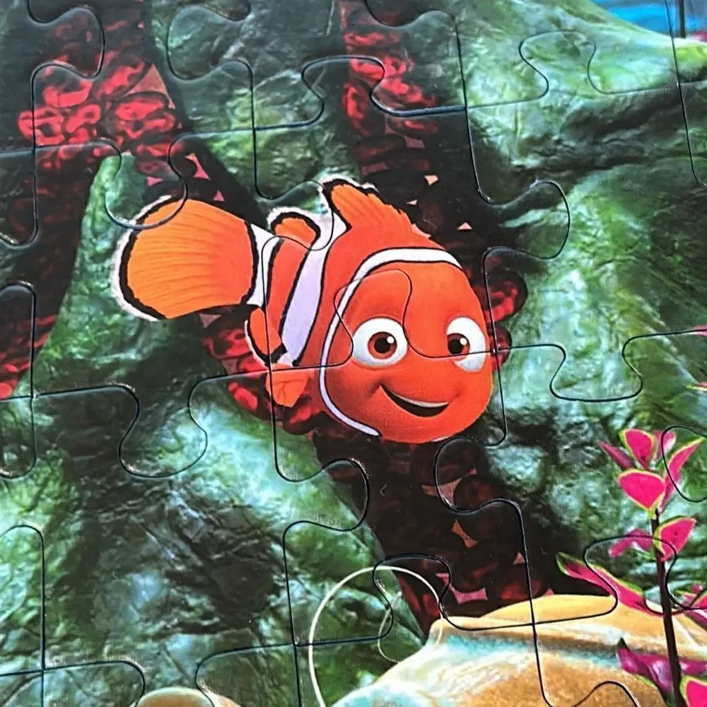 🧩 Finding Nemo Disney Pixar X Ravensburger 💯 piece Puzzle 🧩 6+ Handle Box📦