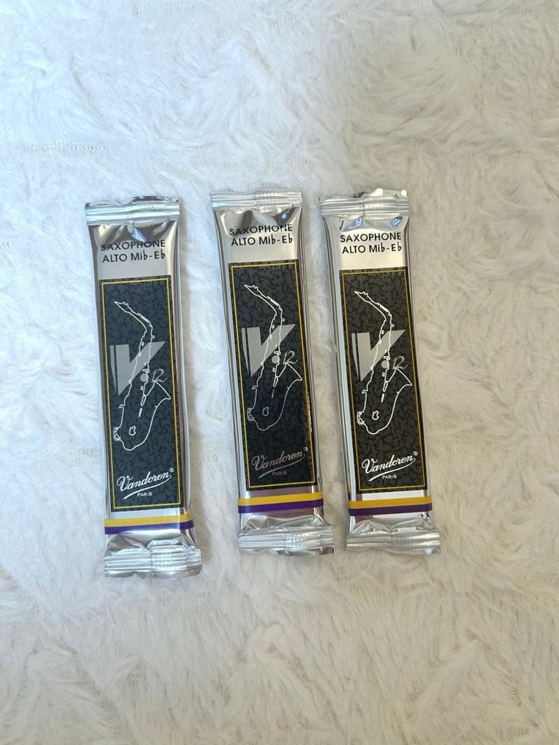 Vandoren V12 Silver Box Alto Saxophone Reeds 3